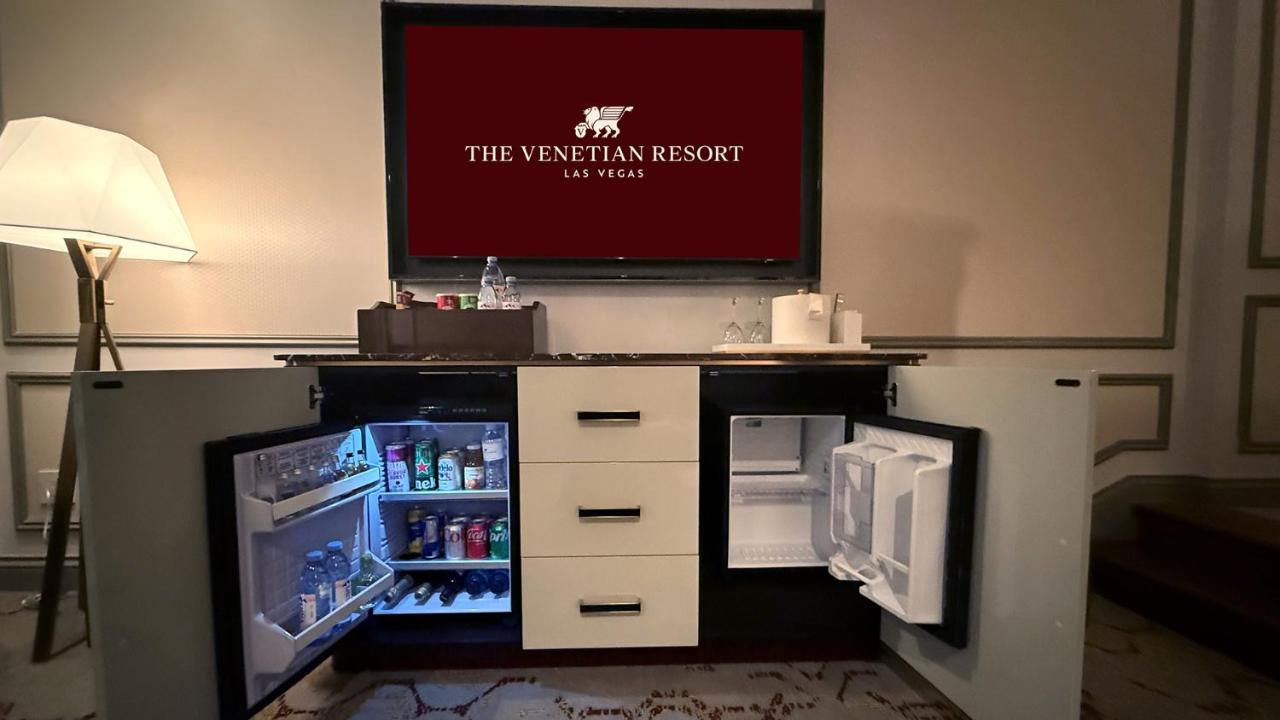 The Venetian® Resort Las Vegas - 3