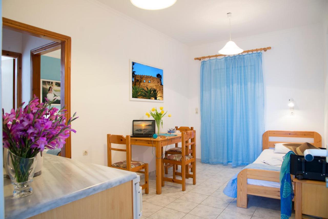 Yiannis Yard studios & apartments - 3