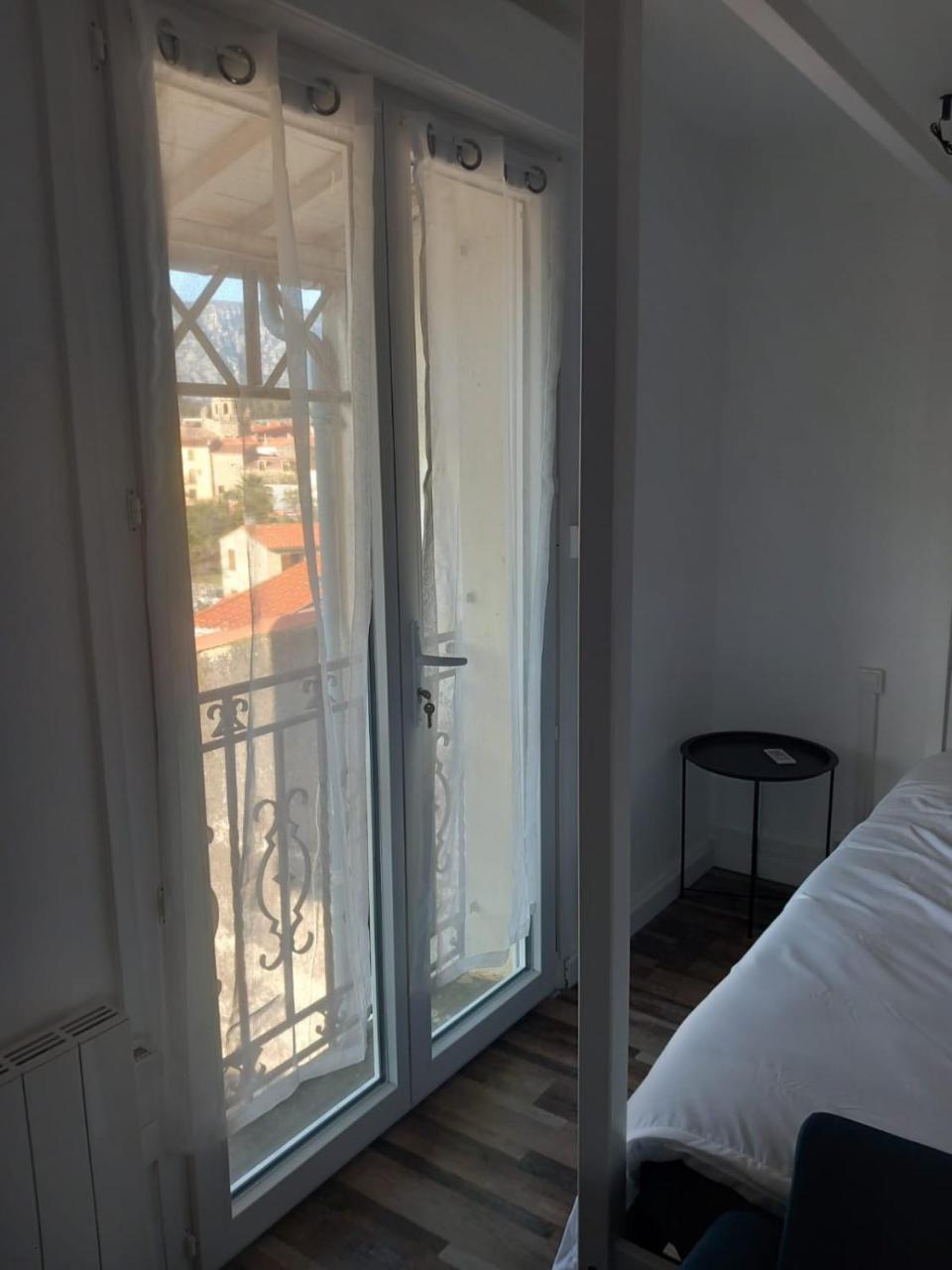 White and Cotton Suite - 5