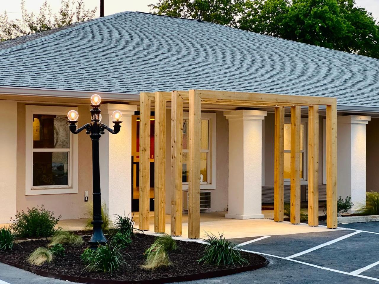 The Depot Hotel photo 2