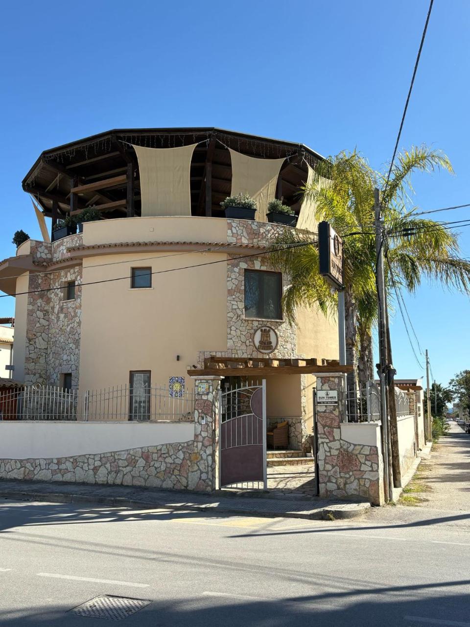 Photo - Sun Tower beach apartments