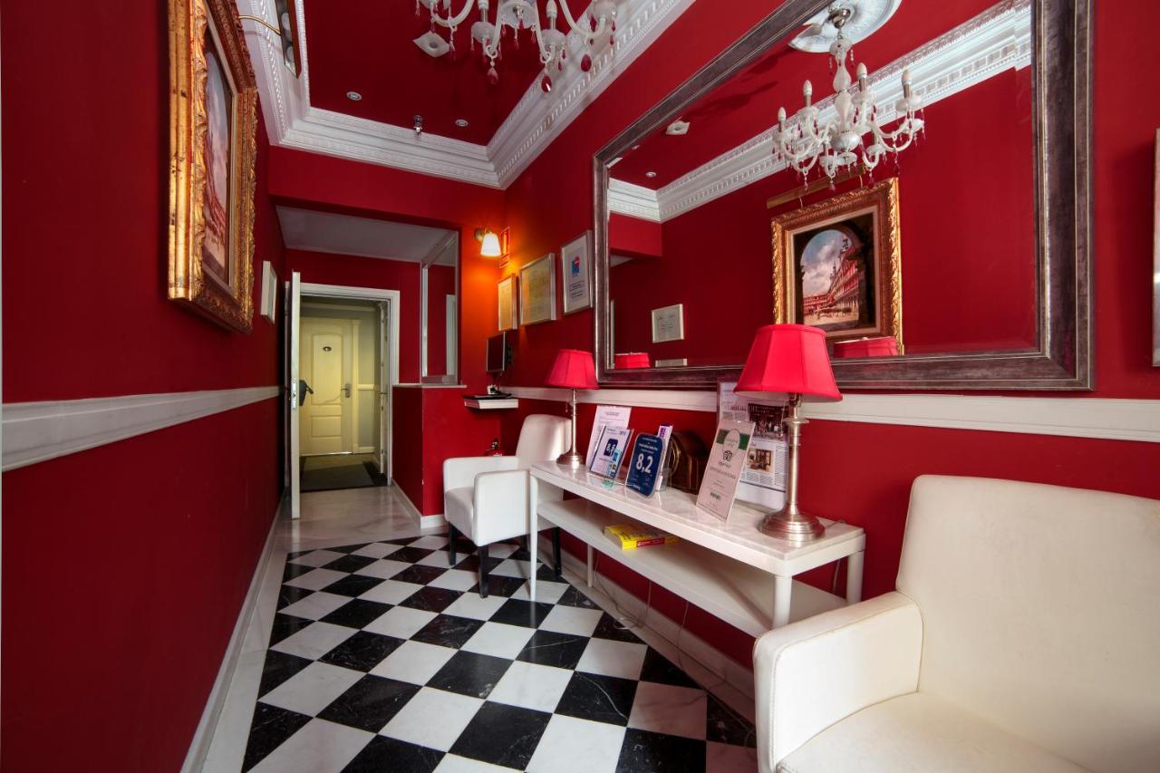 Hostal Adria Santa Ana photo 2