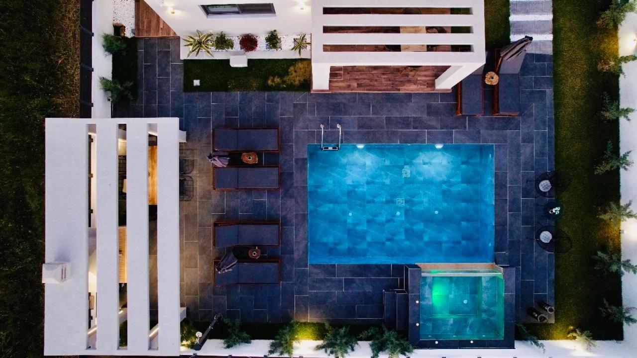 Mamica Luxury Villa - 6
