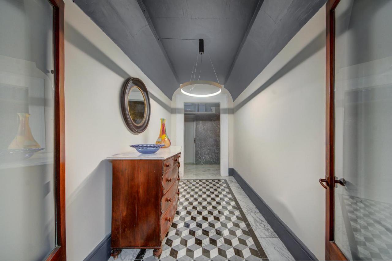 The House in Old Mint Street photo 2