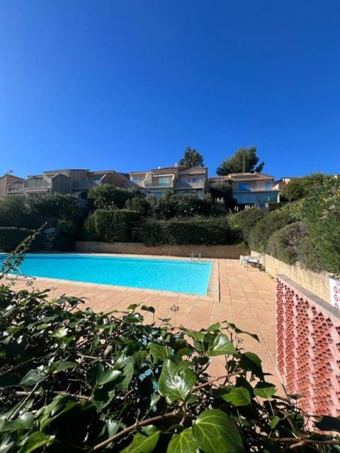 T3 vue mer avec piscine - 5