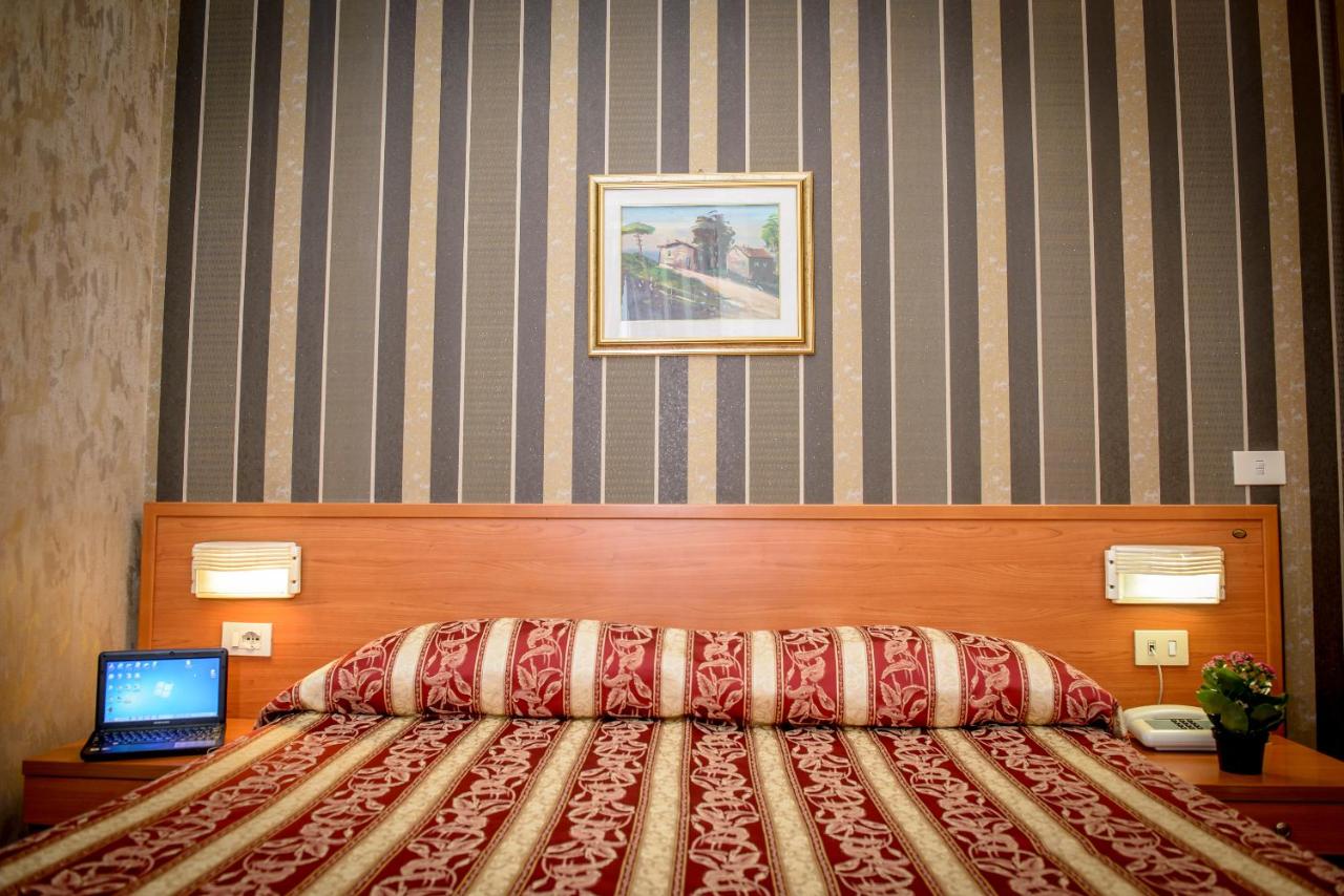 Hotel Emmaus photo 2
