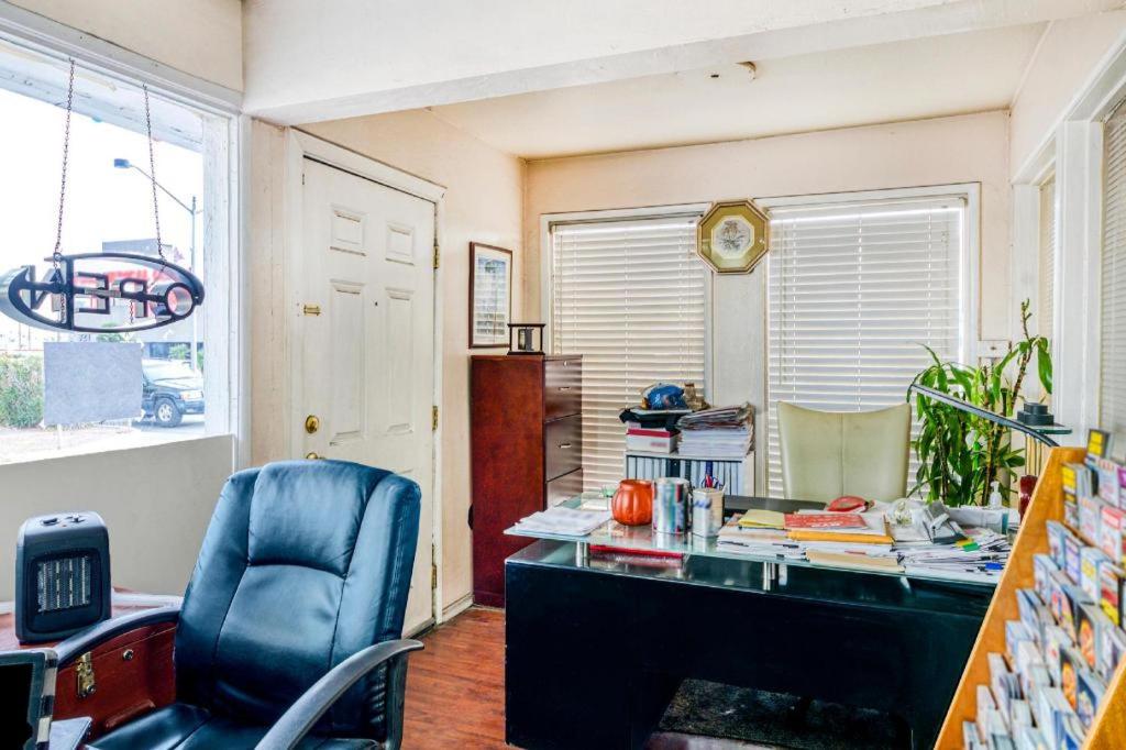 OYO Gateway Motel Las Vegas North Strip/Fremont St. Area photo 2
