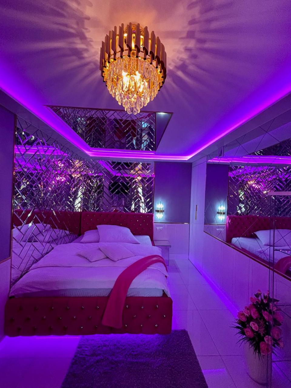 Apartament "Love Heaven" Jacuzzi SPA z dużą wanną z hydromasażem dla Dwojga - 2