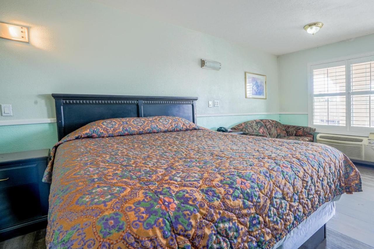 Day & Night Inn photo 3