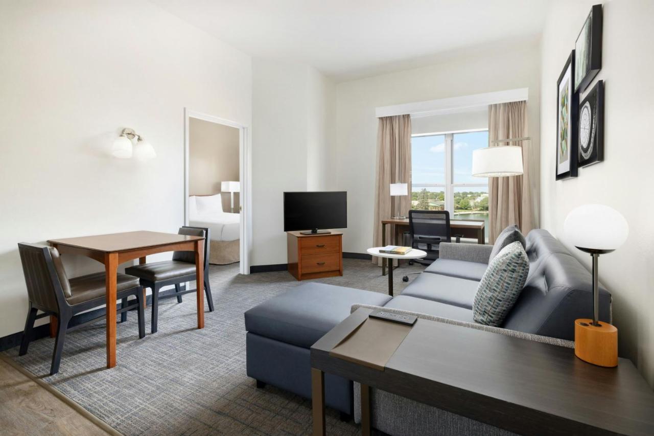 Residence Inn by Marriott Des Moines West at Jordan Creek Town Center photo 4