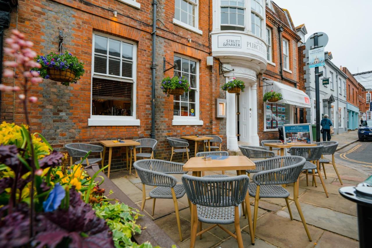 Purchases Restaurant & Accommodation