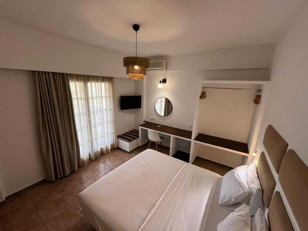 Skopelos Holidays Hotel by GHH photo 3