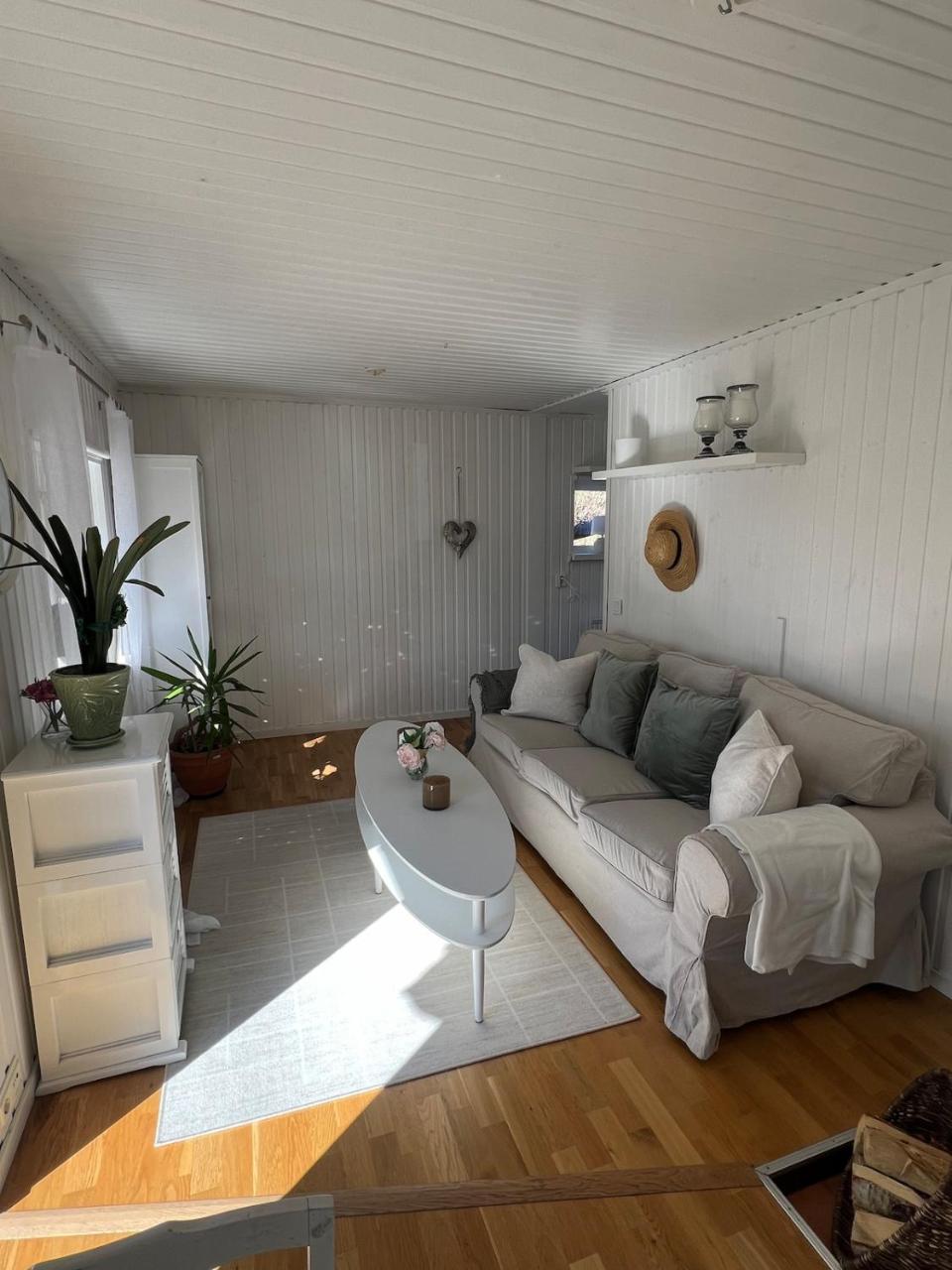 Archipelago cabin with sauna, fireplace & close to the ocean - 2