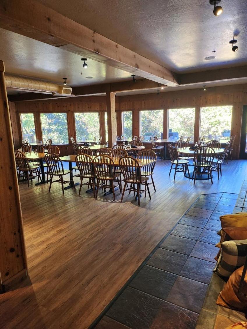Callahan's Mountain Lodge - 2