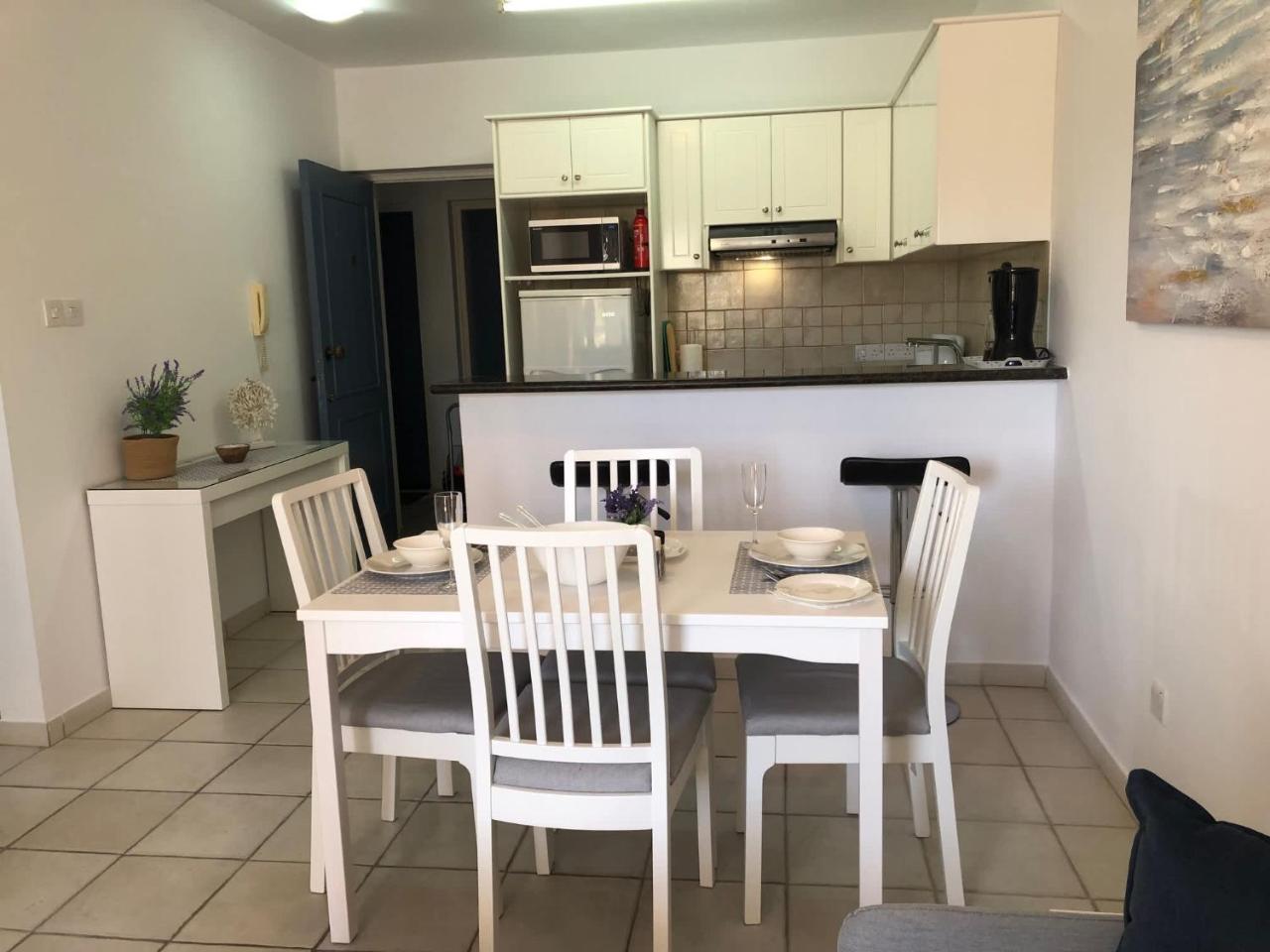 Stylish 1BR Apt With Pool - Near Mall, Restaurants & Shops - 6