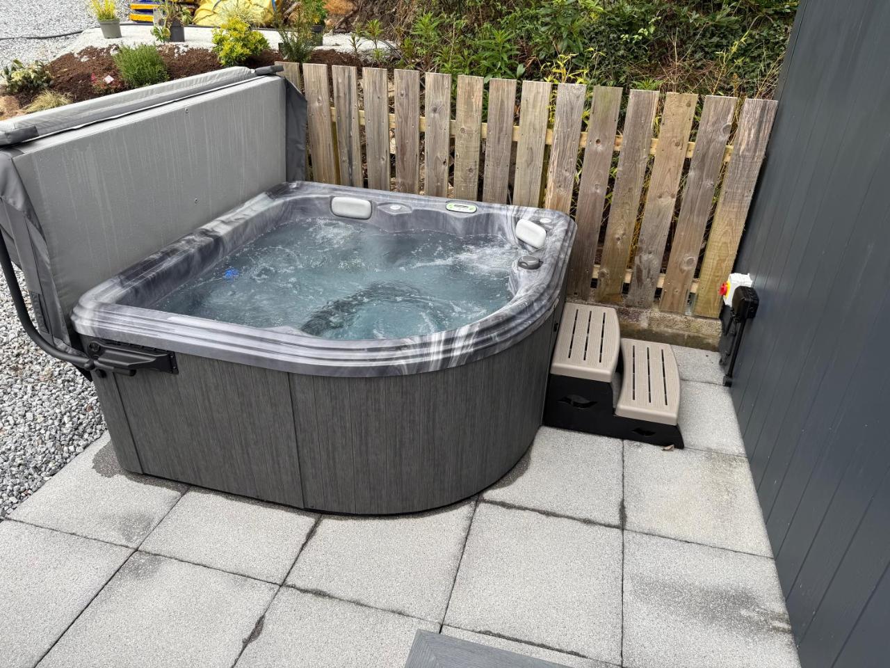 Tumpseys Hideaway with Hot Tub & Sunset Loch Views, Glencoe Near Fort William - 5