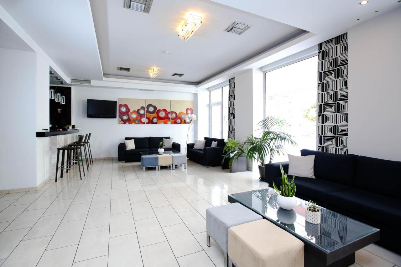 Hotel Astron photo 2