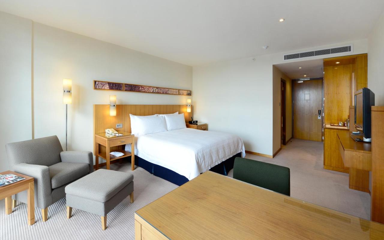 Canary Riverside Plaza Hotel - 6