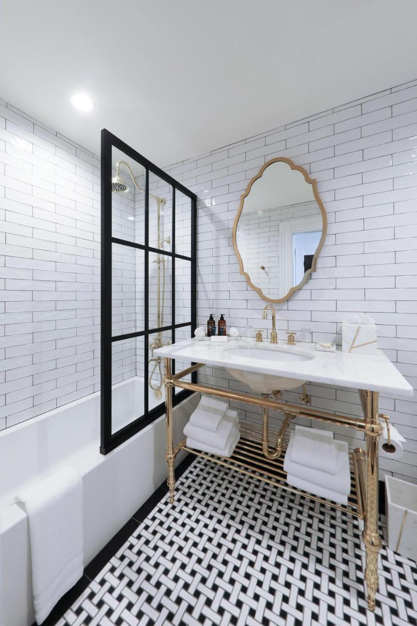 Fairmount Hotel - 3