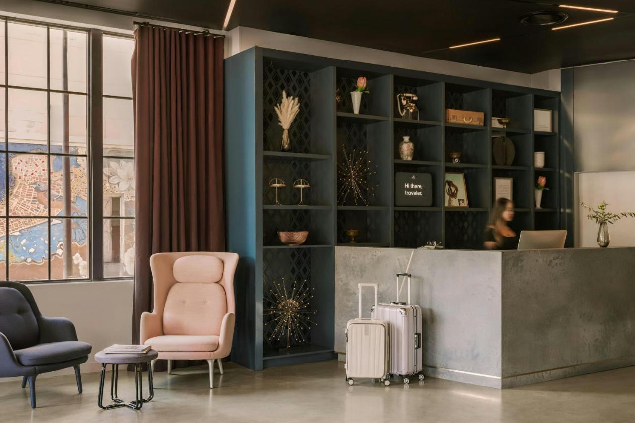 Lark Hotels 907 Main - 6