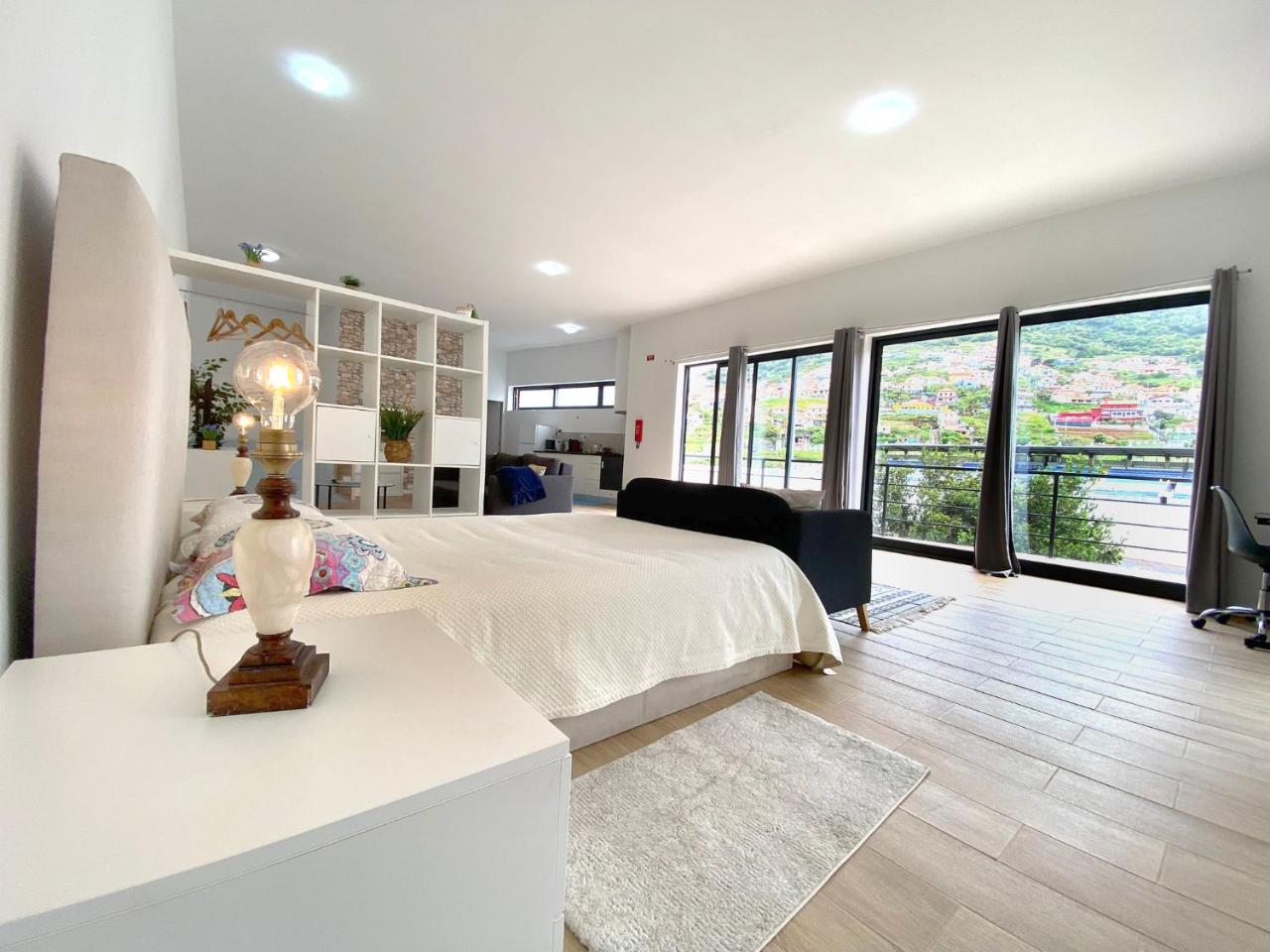 Machico flat center near beach w parking - 4