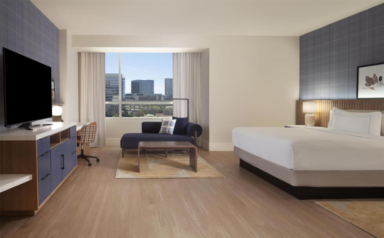 Hilton Dallas/Plano Granite Park photo 2