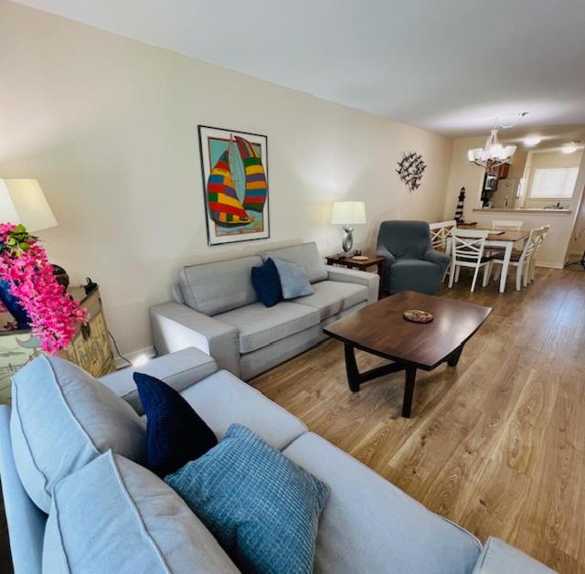 Springwood Villas with pool excess half a mile from beach - 4