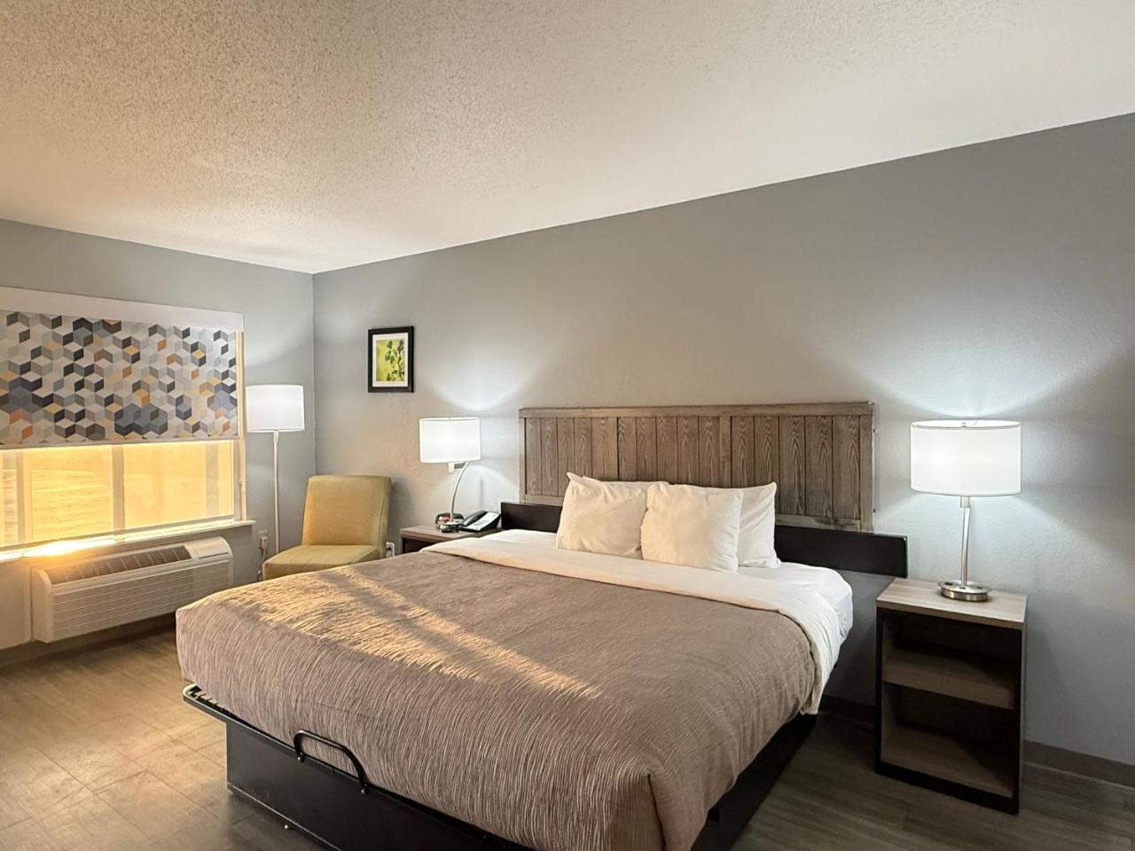 Quality Inn Crestview I-10 Eglin AFB Area photo 2