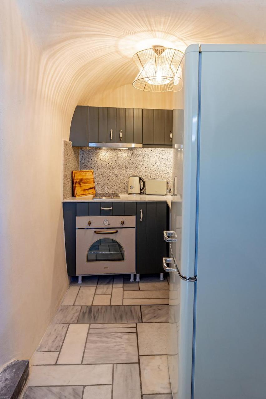Parastia Luxury Villa Santorini - Private Jacuzzi - 4