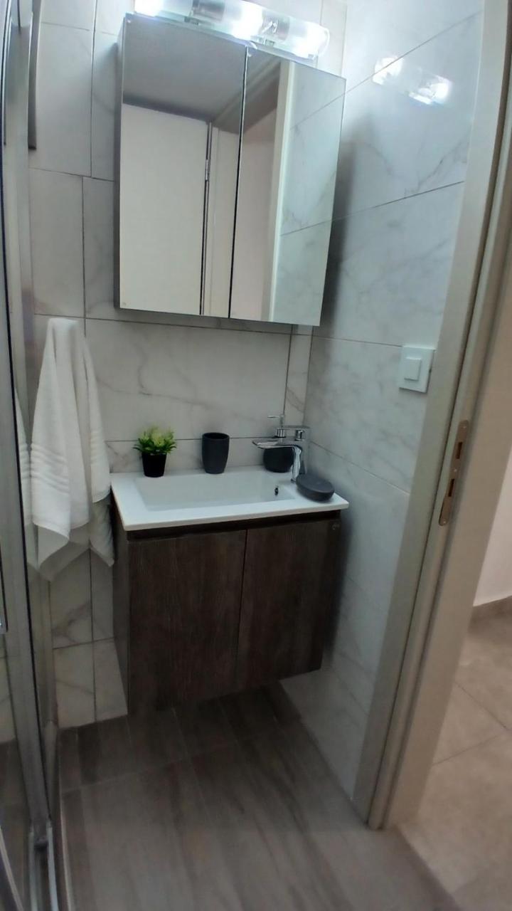EVDOKIAS Apt,brand new 2025 modern Apt in the center of Alikanas - 4