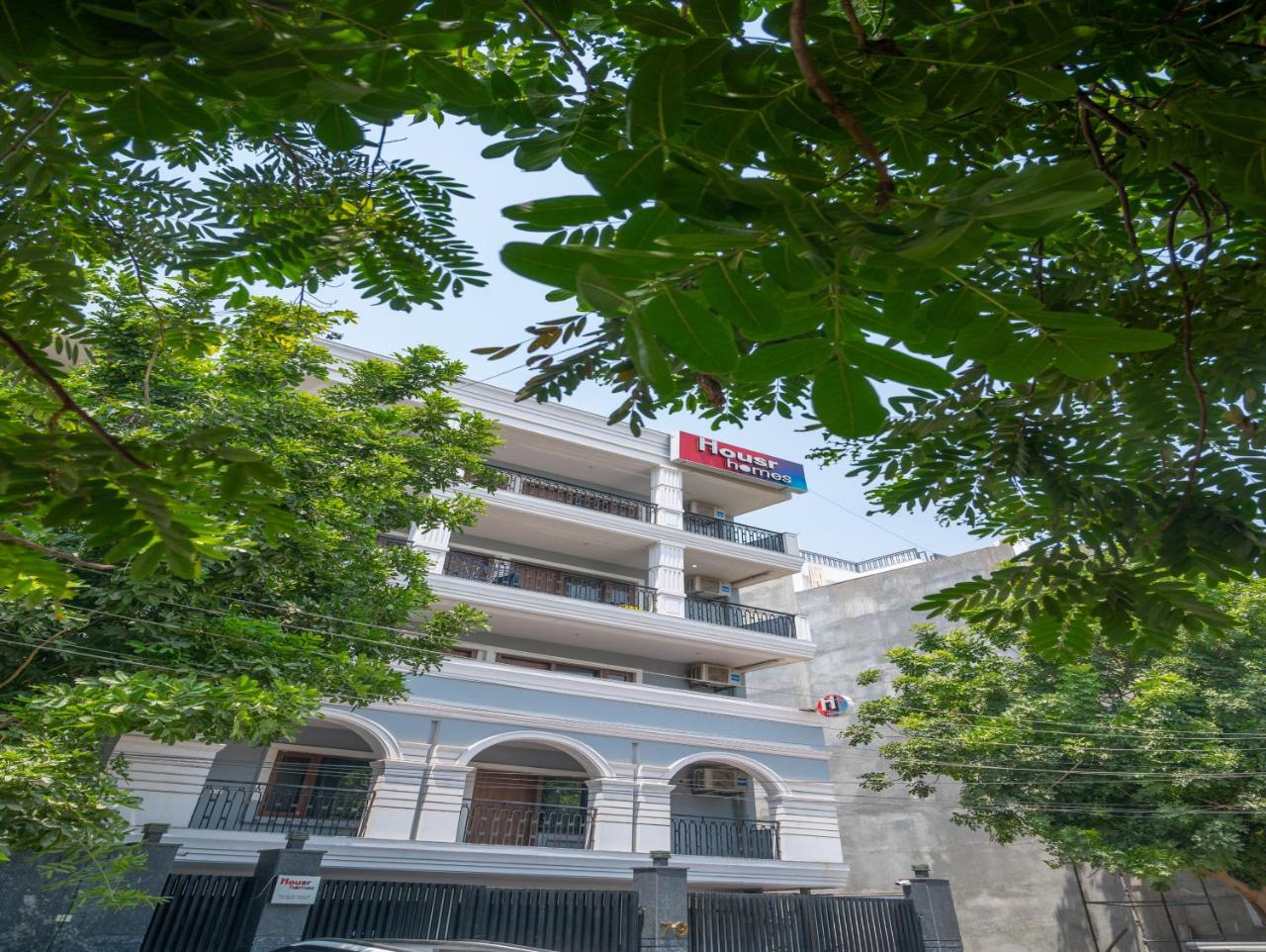 Housr Sector 28 Near to Phase 1 Metro Station