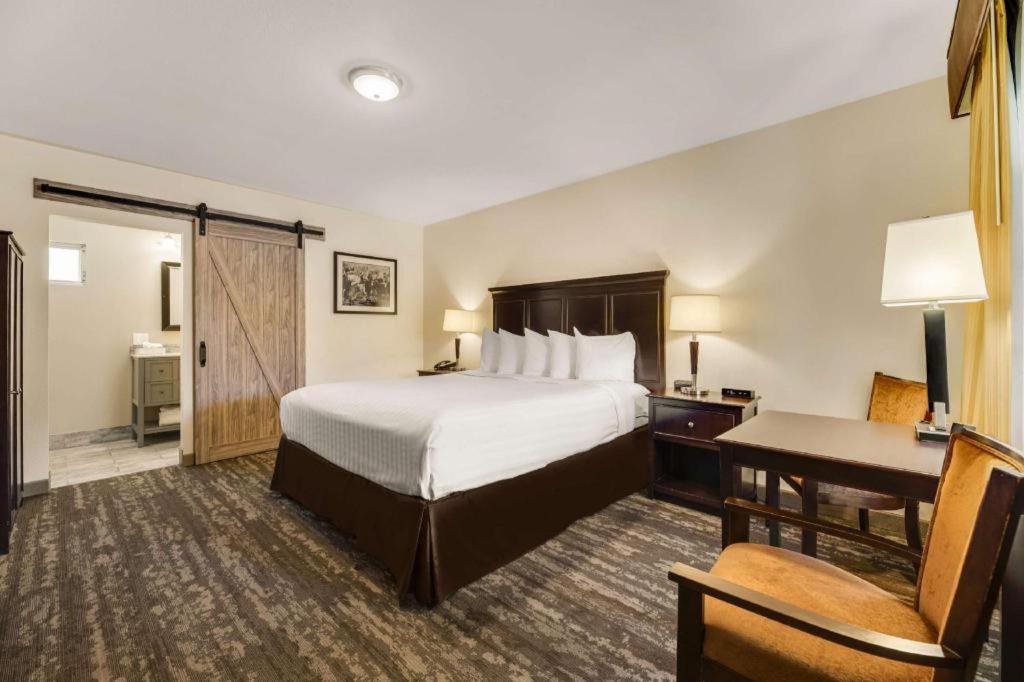 Best Western Frontier Motel photo 2