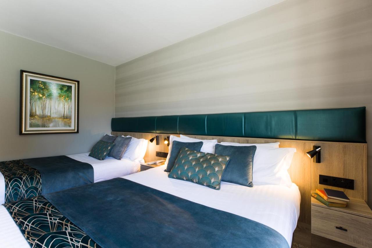 Scott's Hotel - 2