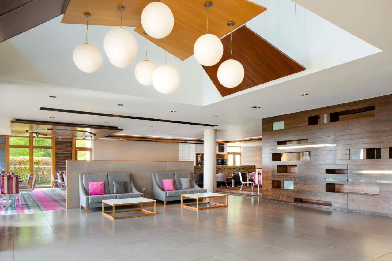 Holiday Inn Express London - Epsom Downs By IHG photo 2