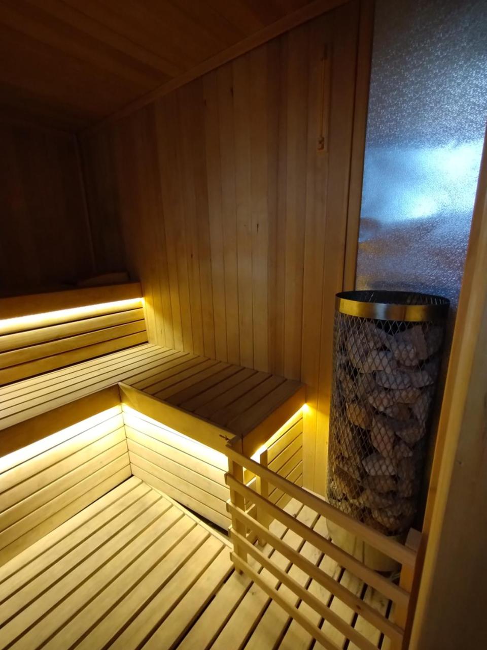 Howard Johnson Pilar Resort Spa & Convention Center photo 4