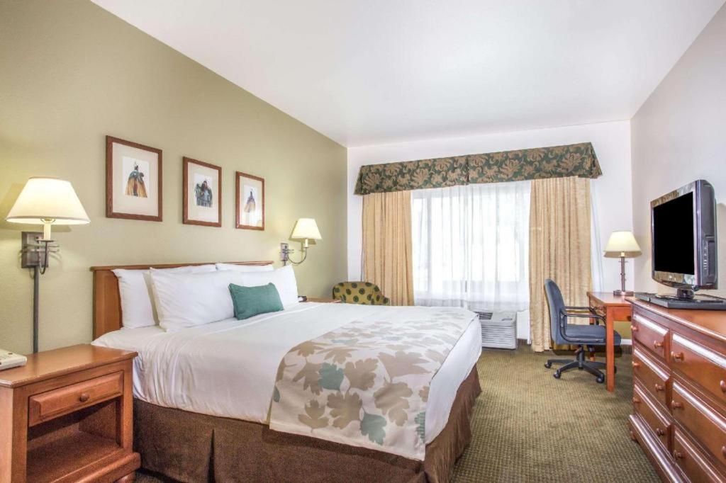 Hawthorn Suites by Wyndham Tempe/Mesa/Phoenix Area photo 2