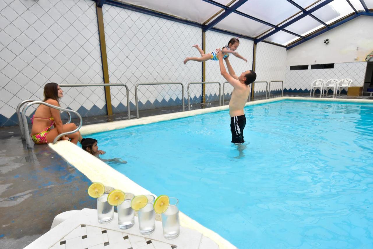 Hotel Montecarlo - Piscina & Desayuno Buffet Incluido