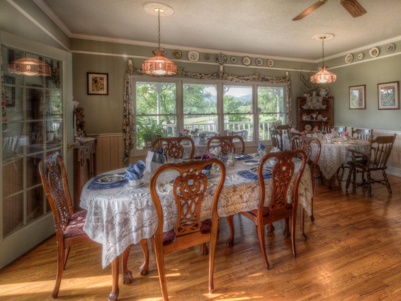 Blue Mountain Mist Country Inn photo 3