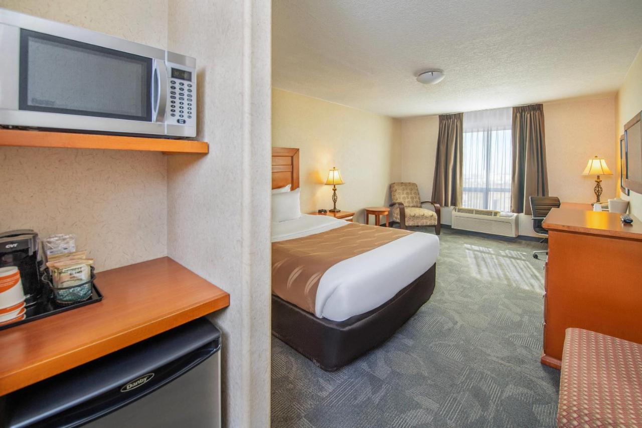 Quality Inn & Suites Lethbridge East photo 2