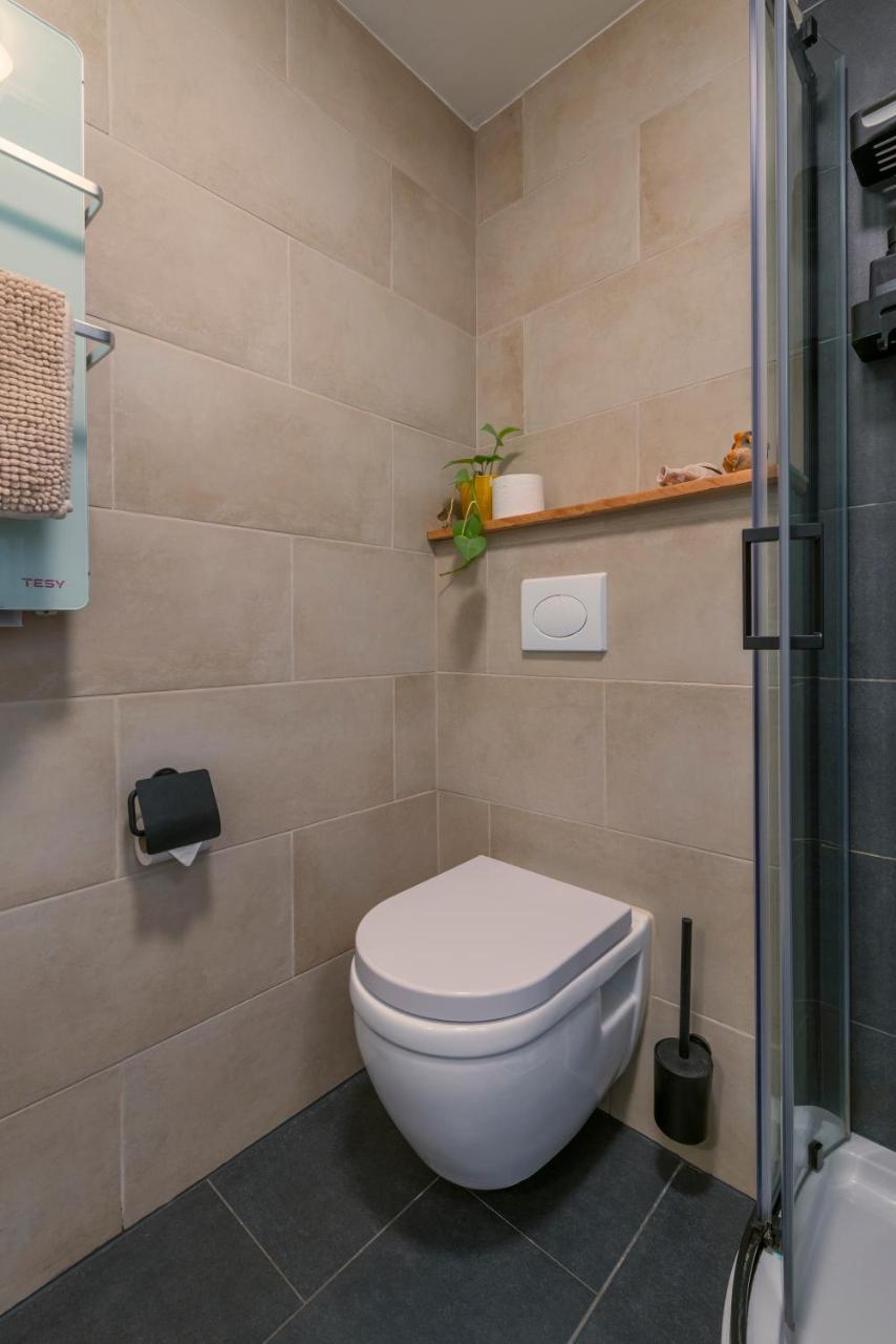 Tiny house - fietsverhuur, eigen keuken en badkamer - 2