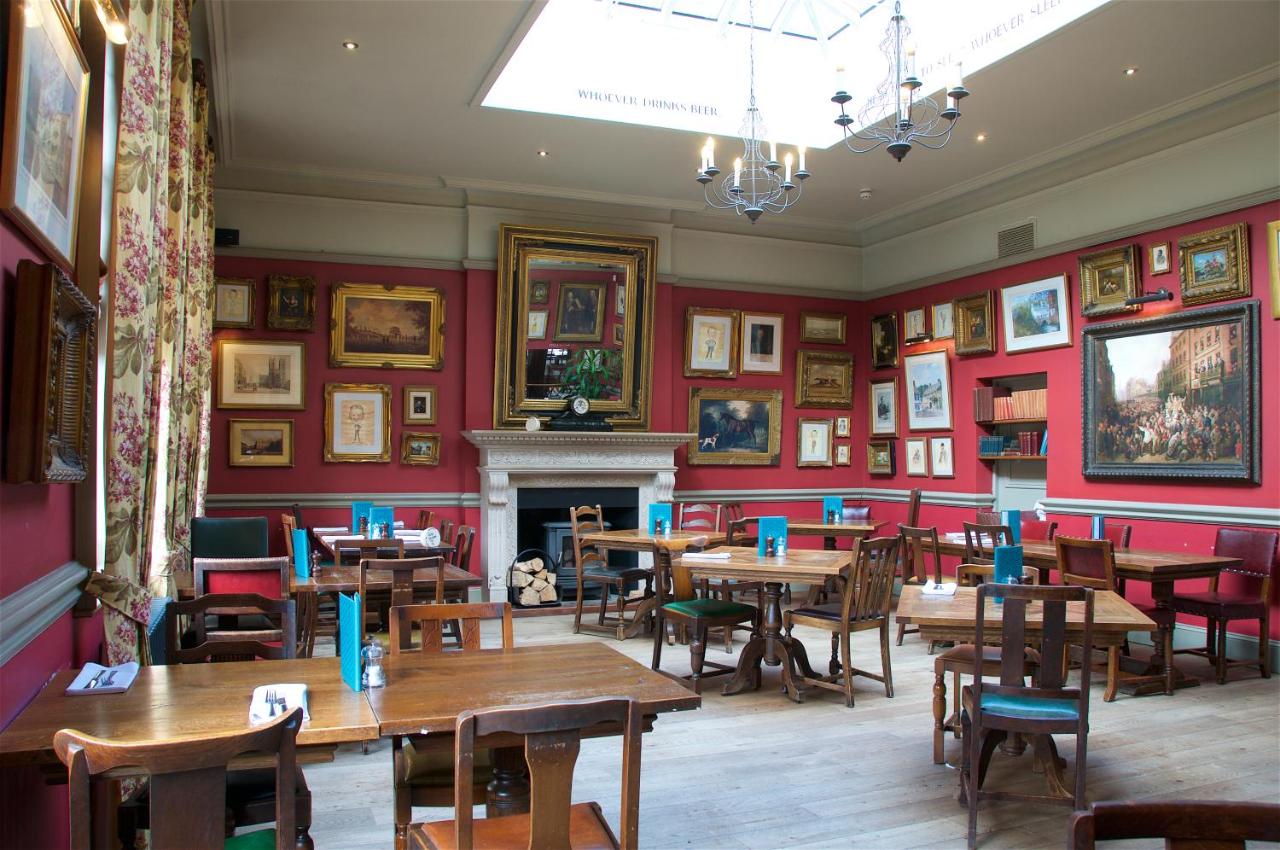 The Crown Hotel photo 3