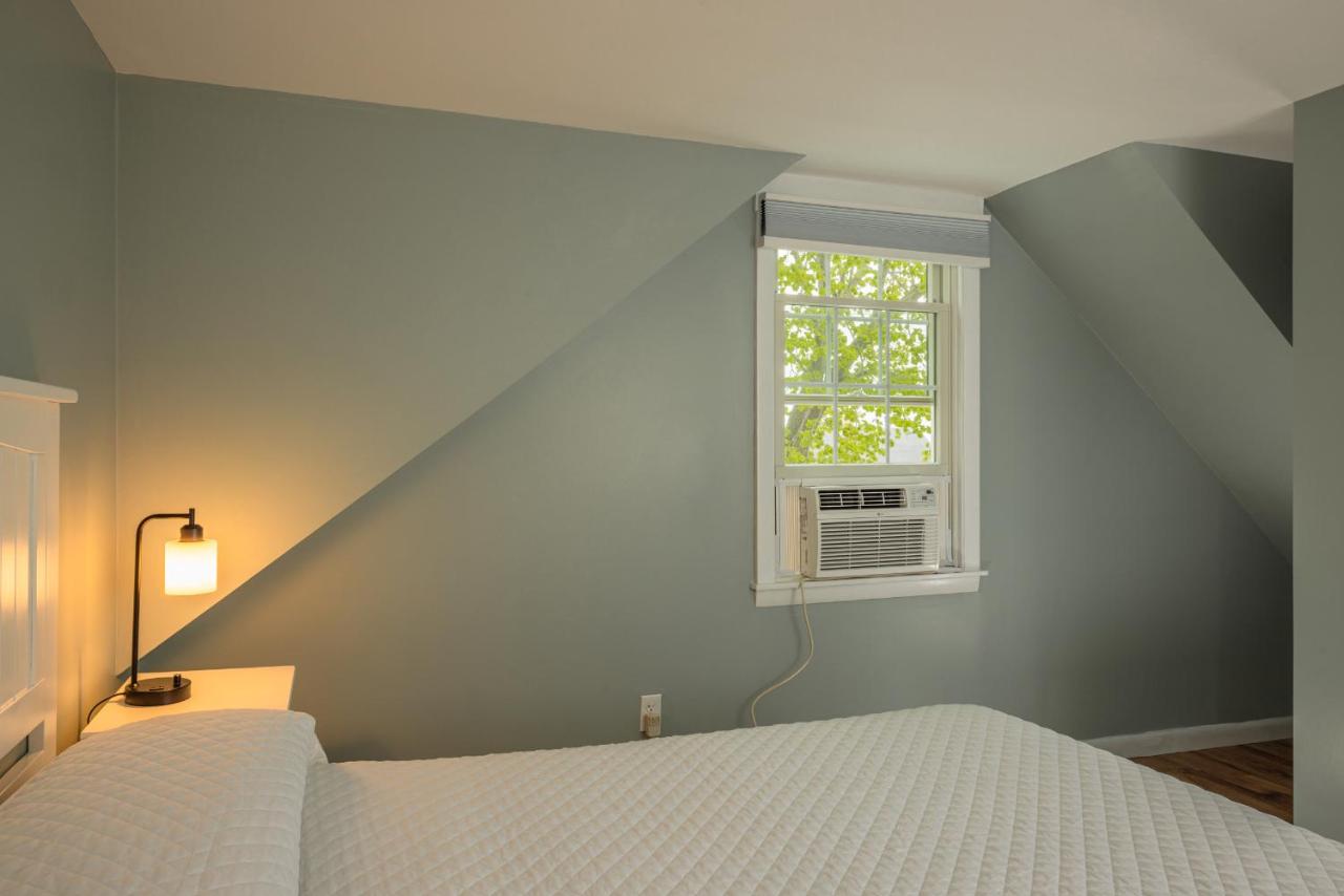 Eagle House Motel photo 3