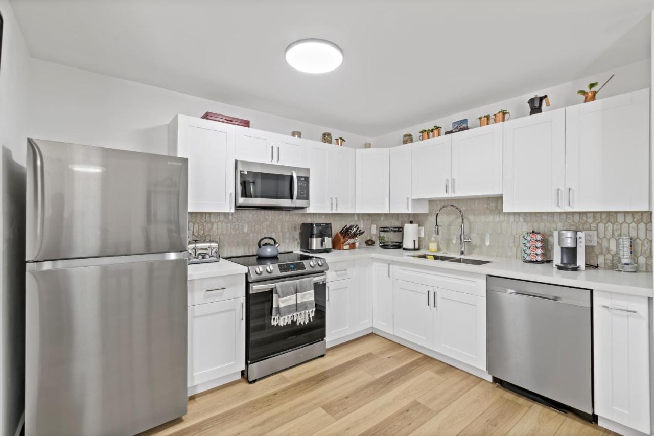 Near Ft Myers Beach Cozy fun 2BD - 4