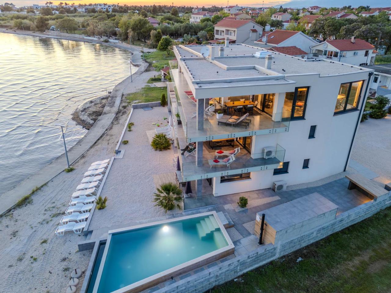 Penthouse Jimmys Beach Privlaka, Wahnsinns Blick und beheiztem Pool - 3