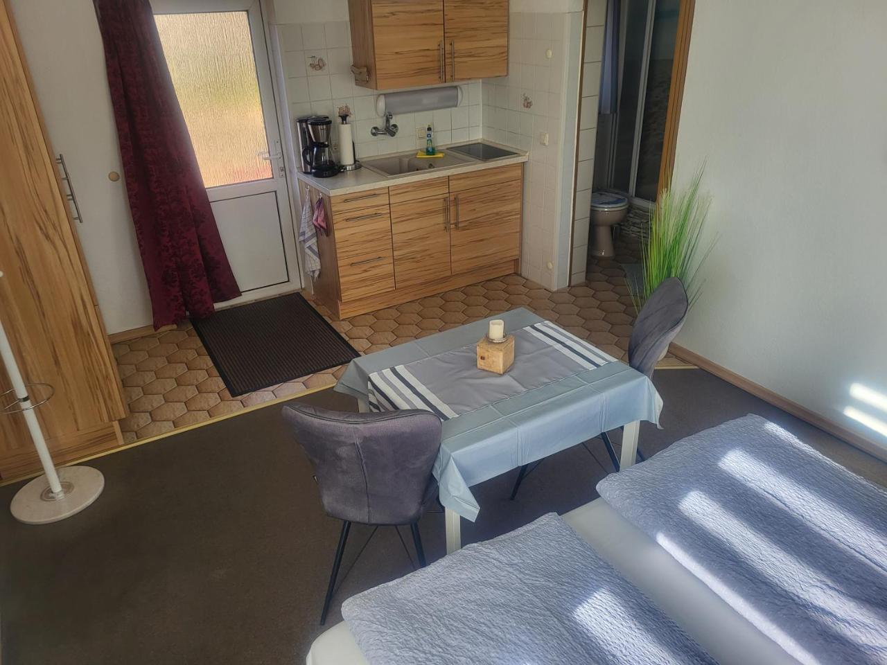 kleines feines Kühlungsborn, Studio mit Terrasse, Parkplatz & WLAN, 300m vom Strand entfernt - 4