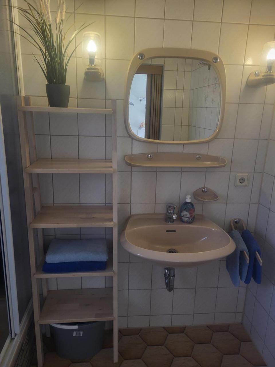 kleines feines Kühlungsborn, Studio mit Terrasse, Parkplatz & WLAN, 300m vom Strand entfernt - 5