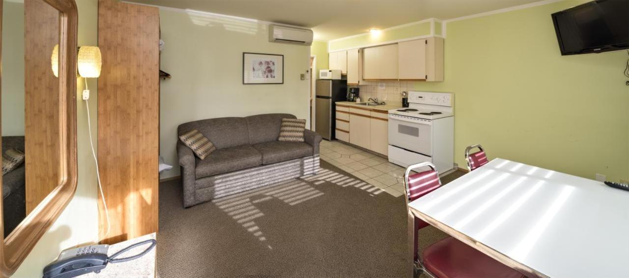 Waterfront Inn photo 4