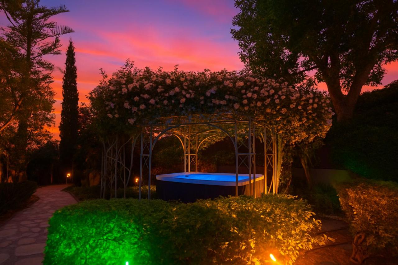 Foto - Villa Small Paradise private pool, jacuzzi, BBQ, complete privacy