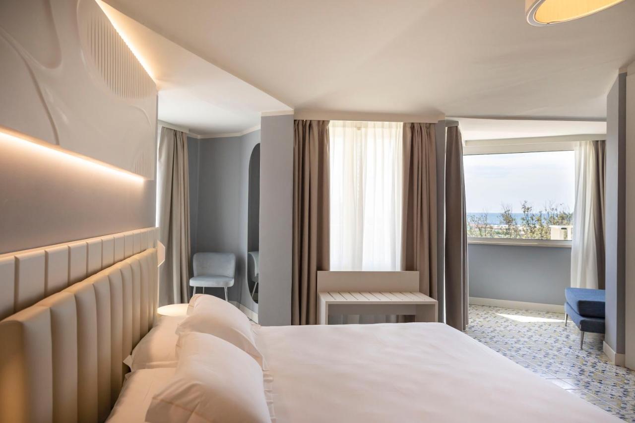 Grand Hotel photo 2