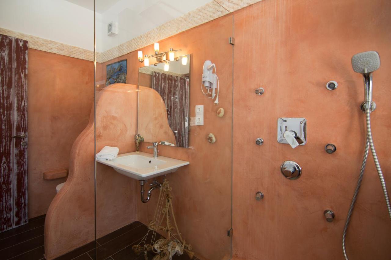 ELAIOLITHOS - Luxury Villa Suites - Adults Only photo 4